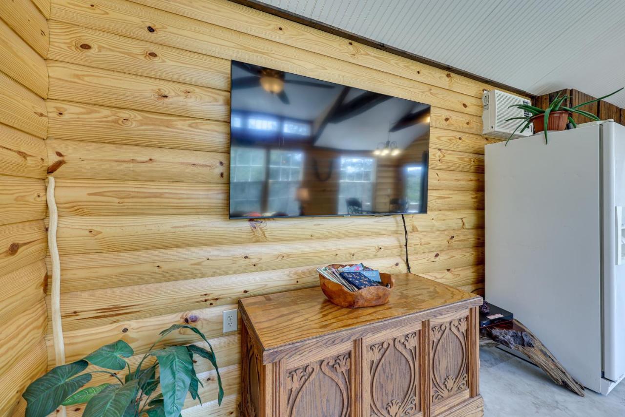 Cliffside Eureka Springs Cabin With Beaver Lake View Luaran gambar