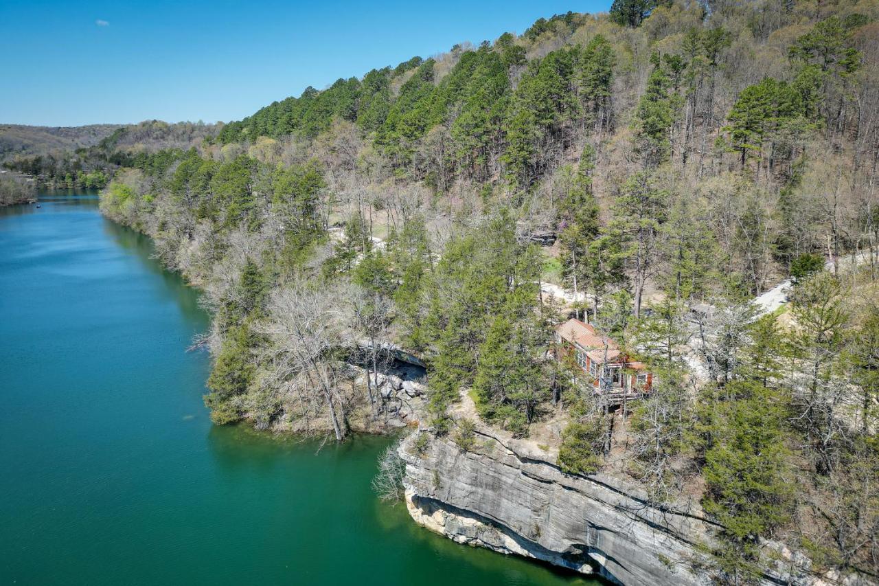 Cliffside Eureka Springs Cabin With Beaver Lake View Luaran gambar