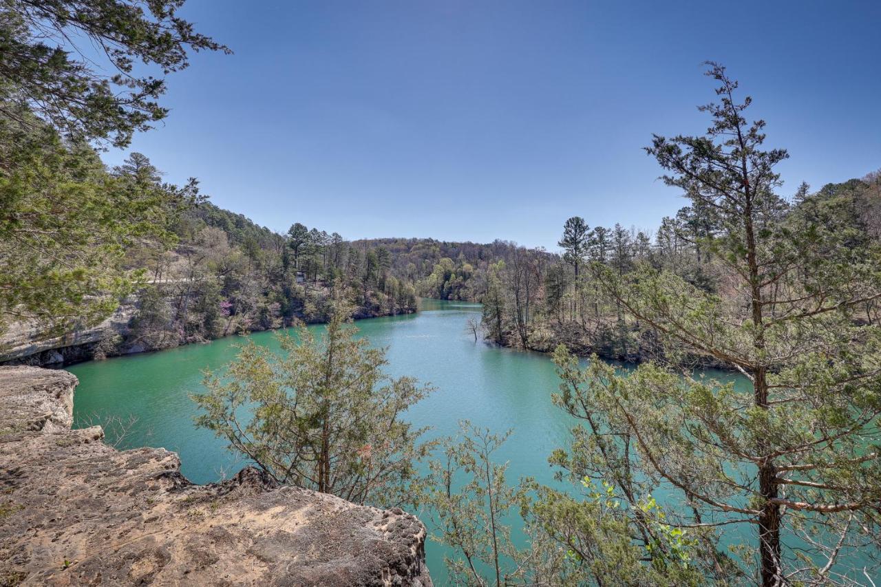 Cliffside Eureka Springs Cabin With Beaver Lake View Luaran gambar